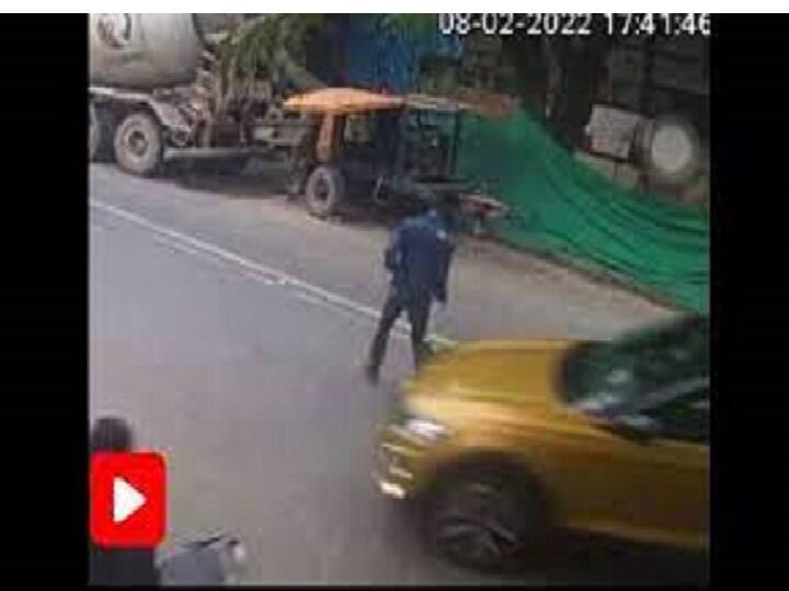 Man Hit By SUV, Dragged On Bonnet For 100 Metres in Delhi's Greater Kailash | WATCH Video | வாக்கிங் சென்றவரை சொகுசு காரில் மோதி, இழுத்துச்சென்ற முன்னாள் ஐ.ஏ.ஏஸ் மகன்.. பதறவைக்கும் வீடியோ வைரல்