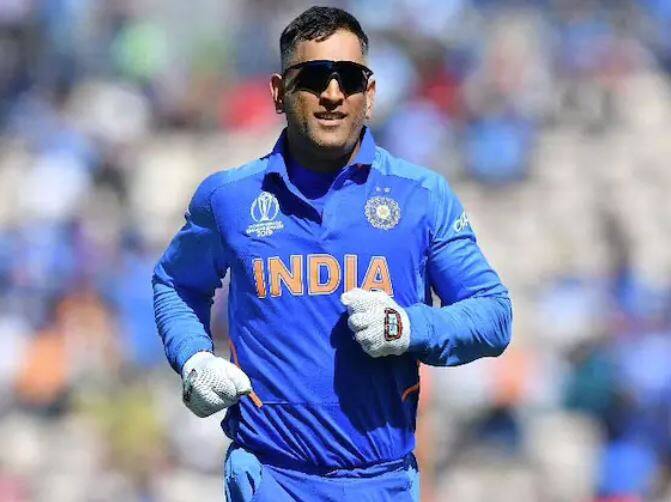 MS Dhoni- ਕਦੇ ਟੀਮ ਇੰਡੀਆ ਦੇ ਕਪਤਾਨ ਕੂਲ ਰਹੇ MS ਧੋਨੀ ਵੀ ਕਦੇ ਕਪਿਲ ਸ਼ਰਮਾ ਸ਼ੋਅ ਵਿੱਚ ਨਜ਼ਰ ਨਹੀਂ ਆਏ। ਵਿਰਾਟ ਕੋਹਲੀ ਤੋਂ ਲੈ ਕੇ ਸ਼ਿਖਰ ਧਵਨ ਤੱਕ ਕਪਿਲ ਸ਼ੋਅ 'ਚ ਨਜ਼ਰ ਆ ਚੁੱਕੇ ਹਨ ਪਰ ਐੱਮਐੱਸ ਧੋਨੀ ਅੱਜ ਤੱਕ ਸ਼ੋਅ 'ਚ ਨਜ਼ਰ ਨਹੀਂ ਆਏ।