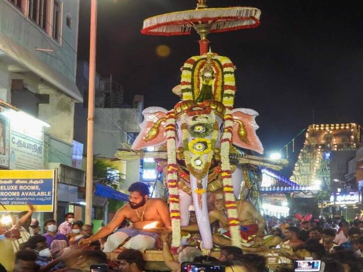 மாசிமாத பிரம்மோற்சவம் - யானை வாகனத்தில் பவனி வந்த காஞ்சி காமாட்சி