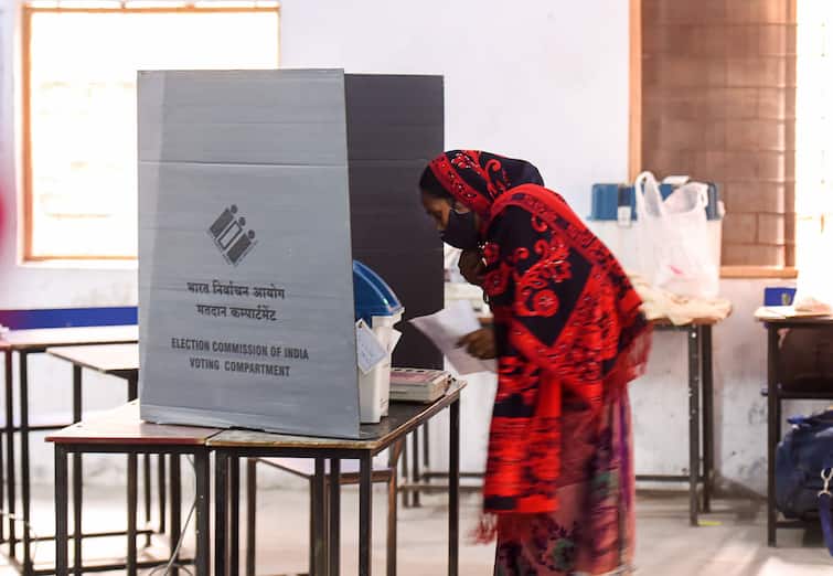 Uttar Pradesh Election 2022 Voting Percentage Ghaziabad District seat Sahibabad UP Election 2022 Voting: Ghaziabad जिले में हुआ 53.11 फीसदी मतदान, साहिबाबाद में सबसे कम और मोदीनगर में सबसे ज्यादा हुई वोटिंग