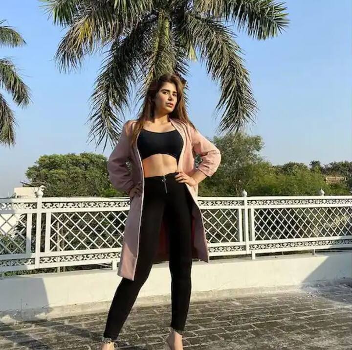 ਰਾਬੀਆ ਇੱਕ ਵਾਰ ਕਪਿਲ ਸ਼ਰਮਾ ਦੇ ਸ਼ੋਅ ਵਿੱਚ ਆਪਣੇ ਪੂਰੇ ਪਰਿਵਾਰ ਨਾਲ ਨਜ਼ਰ ਆ ਚੁੱਕੀ ਹੈ।