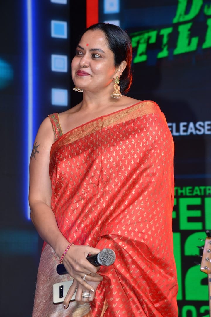 రీసెంట్ గా జరిగిన ఈ సినిమా ప్రీరిలీజ్ ఈవెంట్ లో ప్రగతి కూడా పాల్గొంది.