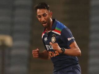 IPL auction 2022 : 'या' वेगवान भारतीय गोलंदाजांना करारबद्ध करण्यासाठी संघ उत्सुक