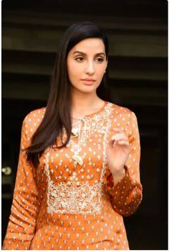 Nora Fatehi Ethnic Look : ਸੂਟ ਪਹਿਨ ਕੇ ਦੇਸੀ ਗਰਲ ਬਣੀ ਨੋਰਾ ਫਤੇਹੀ, ਖੂਬਸੂਰਤ ਤਸਵੀਰਾਂ 'ਤੇ ਫੈਨਜ਼ ਲੁਟਾ ਰਹੇ ਹਨ ਪਿਆਰ