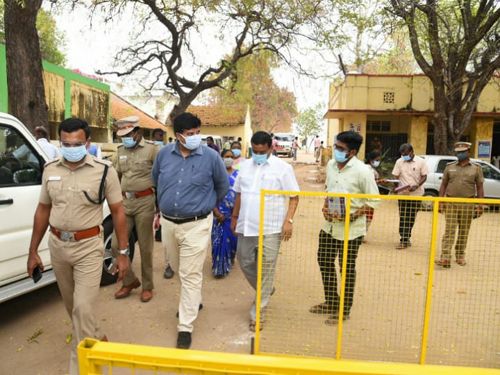 பதற்றமான வாக்குச்சாவடிகள் நேரடியாக கண்காணிக்கப்படுகிறது - கரூர் ஆட்சியர்