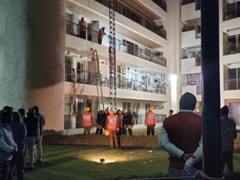 Gurugram Building Collapse: इमारत की छत गिरने से अभी भी खौफ का माहौल, लोगों ने बताई घटना की पूरी कहानी