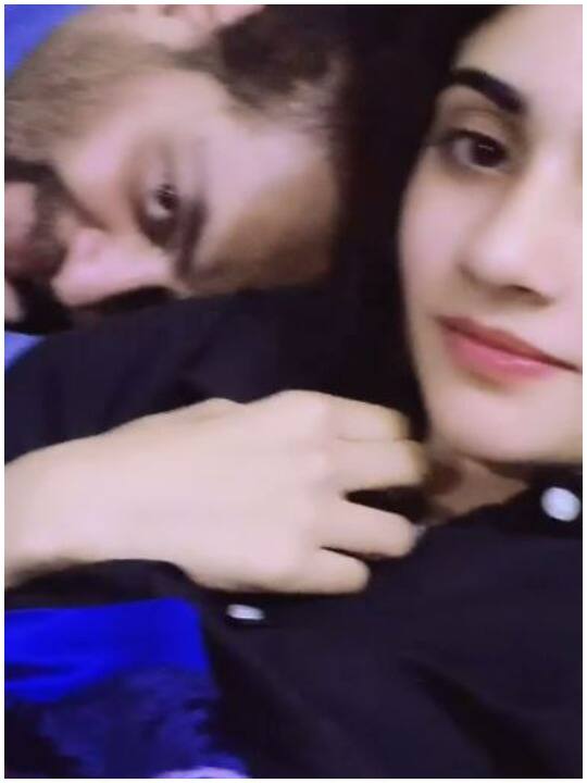 डॉ आमिर लियाकत ने उसी दिन तीसरी शादी की है, जिस दिन उन्होंने अपनी दूसरी पत्नी से तलाक लिया है.