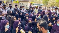 Karnataka Hijab Row: कर्नाटक हिजाब विवाद पर आज फिर सुनवाई, हाईकोर्ट की 3 सदस्यीय बेंच सुनेगी मामला
