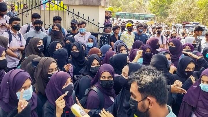 Karnataka Hijab Controversy: High Court hearing today after discussing Article 25 (1) Karnataka Hijab Row: कर्नाटक हिजाब विवाद पर आज फिर सुनवाई, हाईकोर्ट की 3 सदस्यीय बेंच सुनेगी मामला