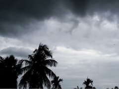 Weather Updates Today: హీటెక్కుతున్న ఏపీ, కొన్ని జిల్లాల్లో వర్షాలతో కూల్ కూల్‌గా తెలంగాణ