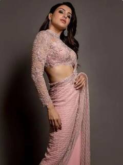 Samantha Saree Looks : नखरेल नार, साडीत दिसतेय छान; समंथाच्या ग्लॅमरस अदा