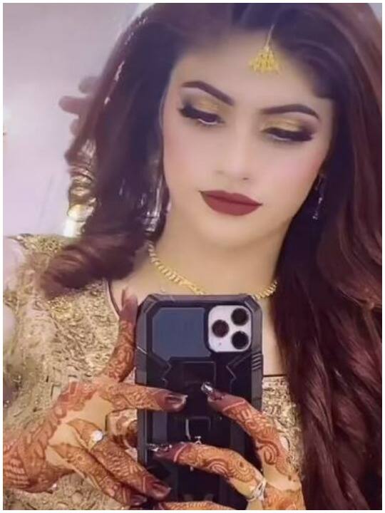 डॉ आमिर लियाकत हुसैन से शादी को लेकर सईदा दानिया शाह ने अपने इंस्टाग्राम पर एक वीडियो भी शेयर किया है, जिसमें उन्हें दुल्हन के लिबास में देखा जा रहा है.