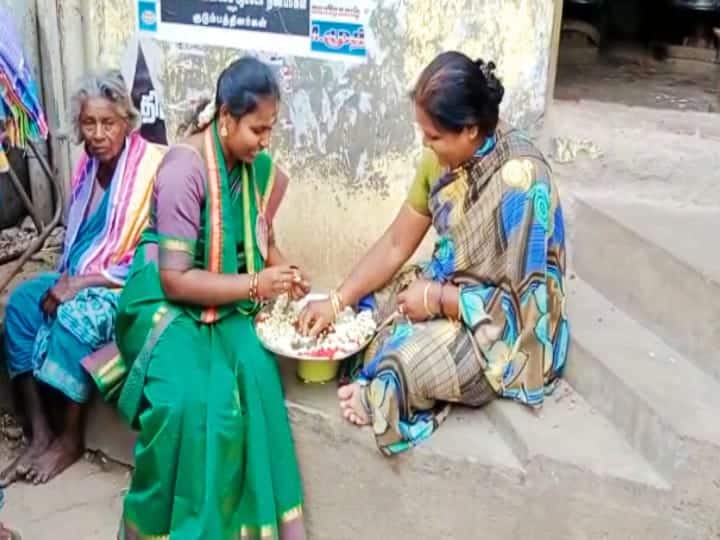 Local Body Election Candidate collecting votes with a betel leaf with a mangala instrument Watch Video | மங்கள வாத்தியத்துடன் வெற்றிலை பாக்குடன் வாக்கு சேகரிக்கும் சுயேச்சை வேட்பாளர்