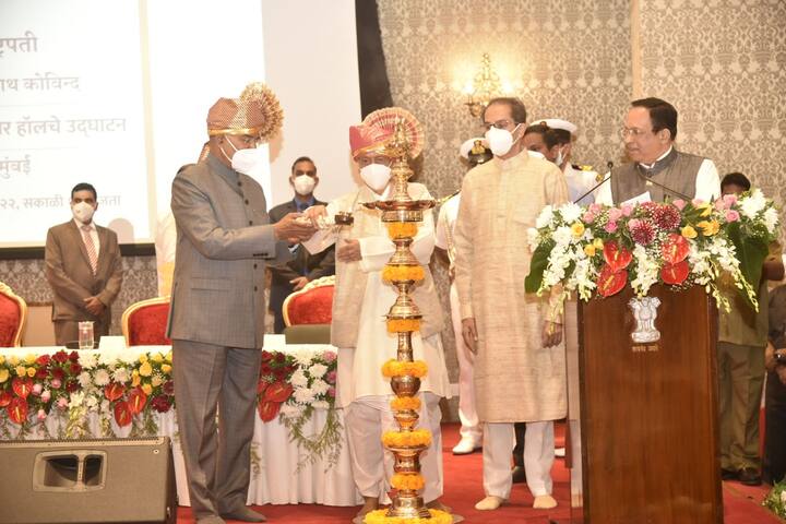 राजभवनातील नवीन दरबार हॉल हा जुन्या दरबार हॉलच्या जागेवरच  बांधण्यात आला असून त्याची आसन क्षमता 750 इतकी आहे. जुन्या हॉलची आसन क्षमता 225 इतकी होती. 