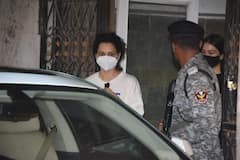 Spotted: बिन मेकअप क्या खूब लगती हैं ये हसीनाएं... Sara, Kajol और Kangana में से किसकी पसंद हैं आपको निगाहें