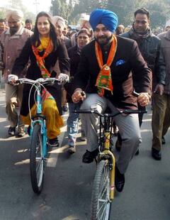 Navjot Singh Sidhu समेत इन नेताओं की पत्नियां भी हैं डॉक्टर, कोई करता है प्रैक्टिस तो कोई पॉलिटिक्स में एक्टिव