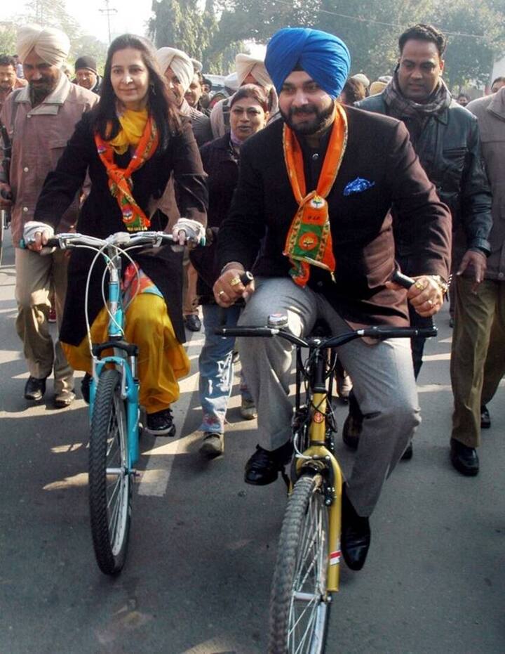 नवजोत सिंह सिद्धू की पत्नी नवजोत कौर ने डॉक्टरी की पढ़ाई की है. नवजोत कौर ने सालों तक मेडिकल प्रैक्टिस की है. अब वह राजनीति में सक्रिय हैं.