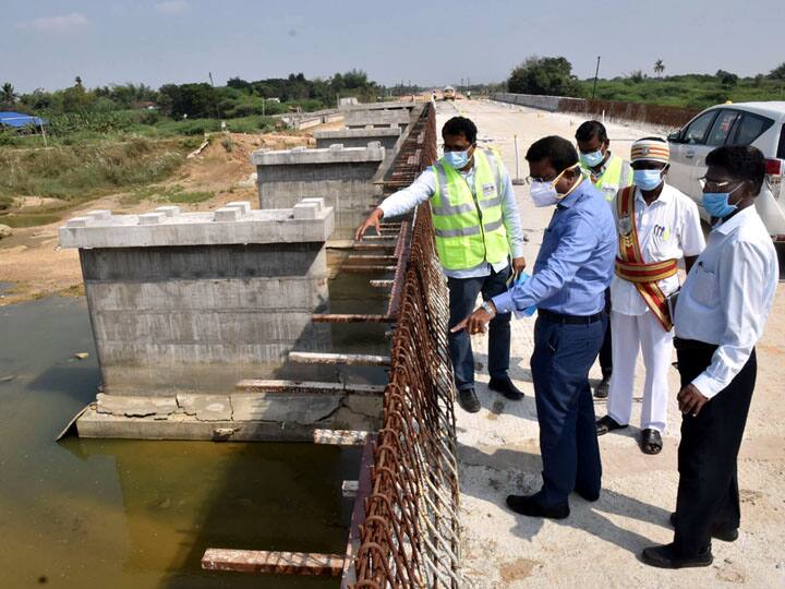 Thanjavur Collector inspects work on Tanjore-Vikravandi National Highway இந்தாண்டு டிசம்பருக்கு மக்கள் பயன்பாட்டுக்கு வரும் தஞ்சை-விக்கிரவாண்டி தேசிய நெடுஞ்சாலை