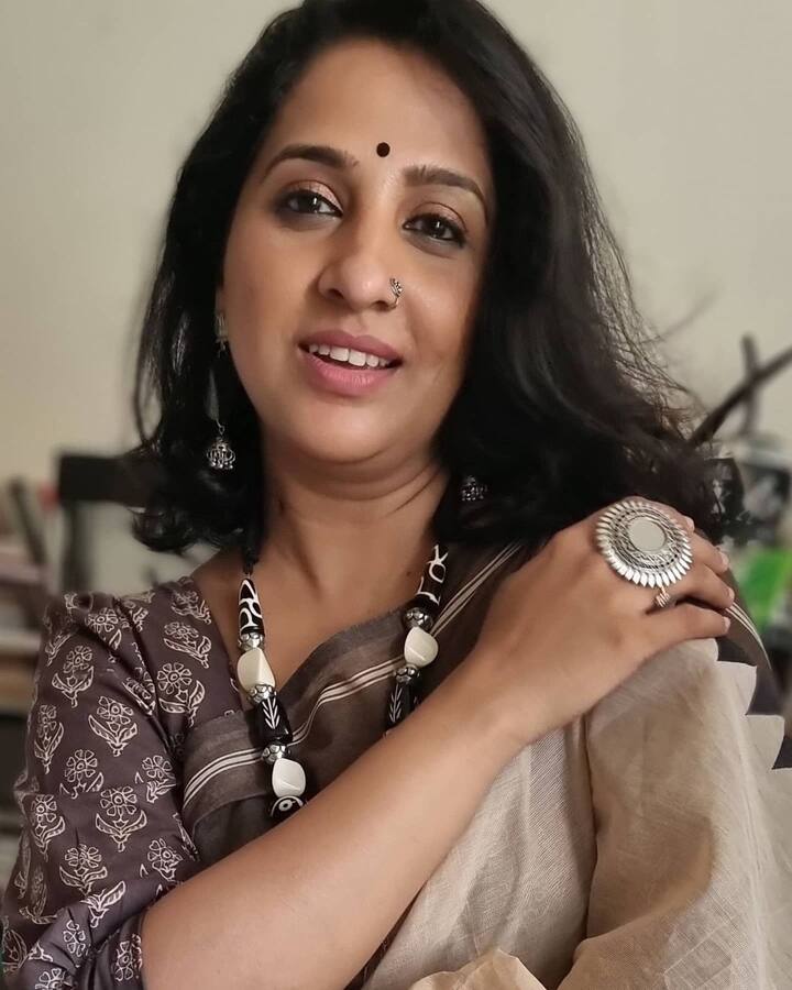 या मालिकेत ‘आई’ अर्थात ‘अरुंधती’ची भूमिका साकारणाऱ्या अभिनेत्री मधुराणी प्रभुलकरवर देखील कौतुकाचा वर्षाव होत आहे.
