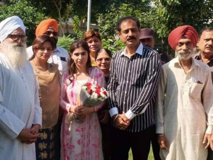 Punjab Election: Navjot Singh Sidhu daughter Rabia election campaign talk about Marriage Punjab Election: नवजोत सिंह सिद्धू की बेटी चुनाव प्रचार के लिए उतरीं, शादी के लिए रखी एक शर्त