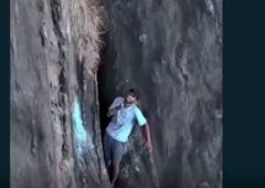 Kerala Trekker Rescued: కేరళలో కొండల్లో చిక్కుకున్న ట్రెక్కర్ ను కాపాడిన భారతసైన్యం| ABP Desam