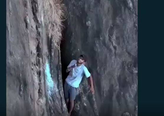 Kerala Trekker Rescued: కేరళలో కొండల్లో చిక్కుకున్న ట్రెక్కర్ ను కాపాడిన భారతసైన్యం| ABP Desam