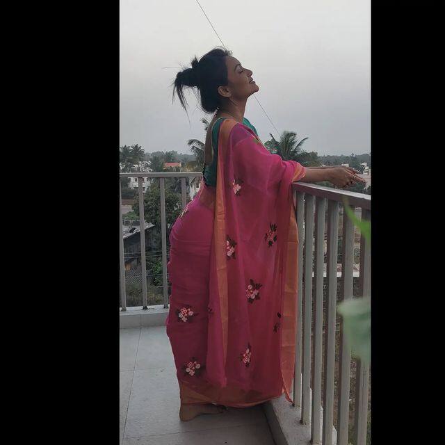 बिग बॉस मराठी 3 च्या घरातून नावारूपाला आलेली अभिनेत्री म्हणजे सोनाली पाटील. (photo:sonalipatil_official/ig)