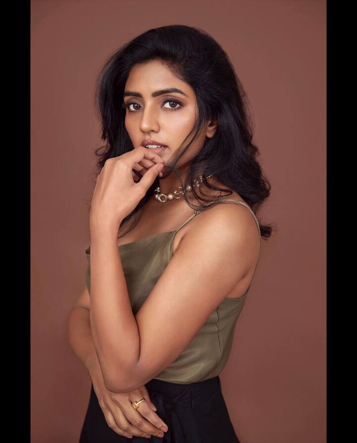 ప్రస్తుతం ఫోటోషూట్ల బిజీగా ఉంటోంది ఈషా. -Image credit: EeshaRebba/Instagram