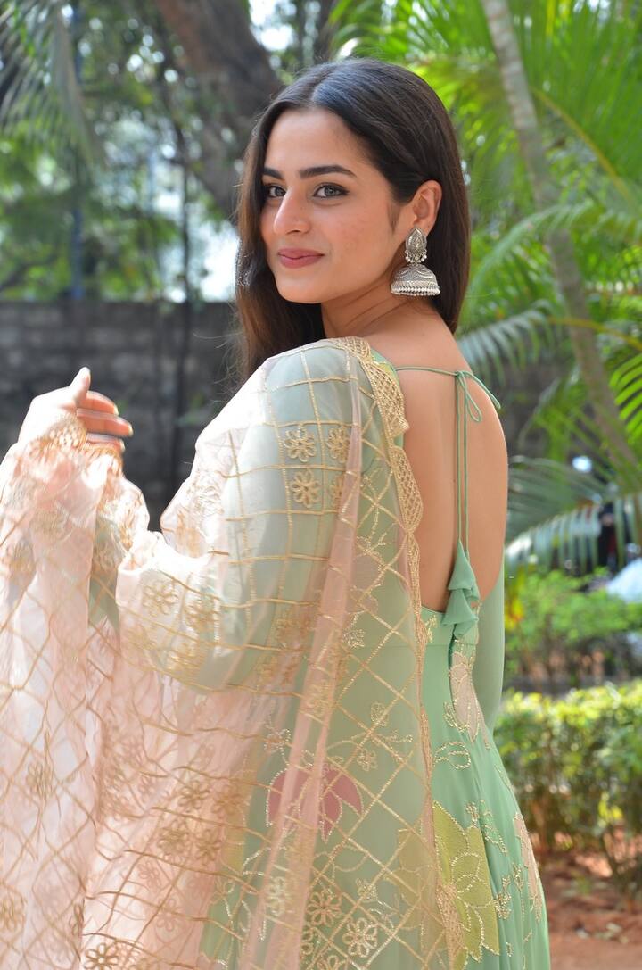 'ముఖచిత్రం' హీరోయిన్ ఆయేషా ఖాన్