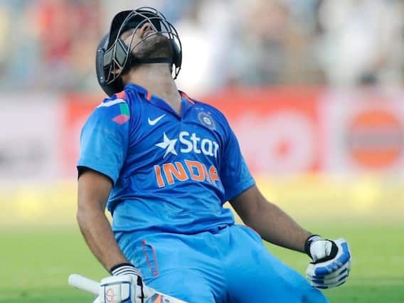 जब Rohit Sharma के बल्ले के सामने श्रीलंकाई खिलाड़ियों ने टेके घुटने, 'हिटमैन' ने जड़ा था दोहरा शतक जब Rohit Sharma के बल्ले के सामने श्रीलंकाई खिलाड़ियों ने टेके घुटने, 'हिटमैन' ने जड़ा था दोहरा शतक