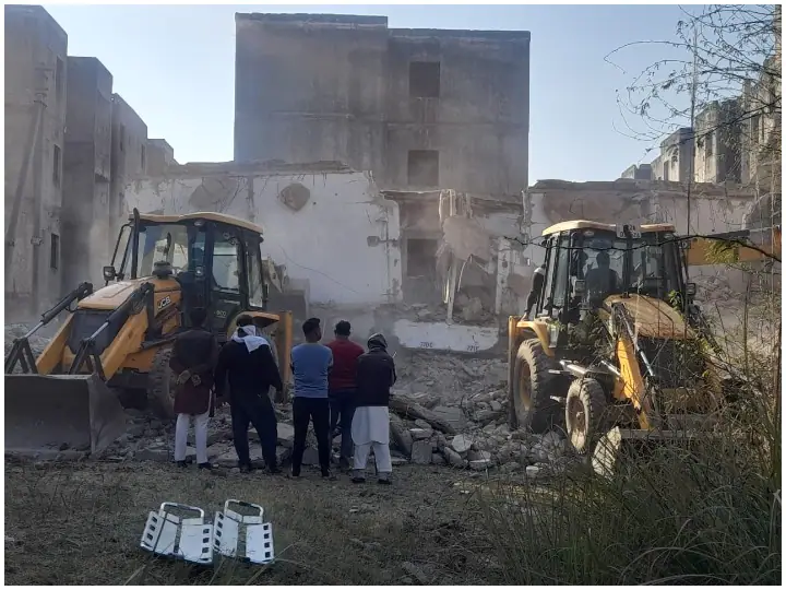 Delhi JJ Colony Building Collapse: ਦਿੱਲੀ ਦੇ ਜੇਜੇ ਕਾਲੋਨੀ ਇਲਾਕੇ 'ਚ ਡਿੱਗੀ ਇਮਾਰਤ, ਮਲਬੇ ਹੇਠ ਦੱਬੇ 6 ਲੋਕ, ਬਚਾਅ ਕਾਰਜ ਜਾਰੀ