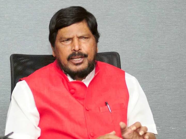 Ramdas Athawale on Raj Thackeray Loudspeaker row unconstitutional Hindu Muslim unity Loudspeaker Row: 'लाउडस्पीकर को लेकर राज ठाकरे का बयान संविधान के खिलाफ, कोई नहीं कर सकता दादागिरी' - रामदास आठवले