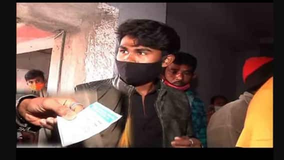 Municipal Election : নাম বলছেন রঞ্জিত দাস, ভোট স্লিপে লেখা দেবাশিস ঘোষ! বিধাননগরে ২৭ নম্বর ওয়ার্ডে বেগতিক বুঝে পালাল ভুয়ো ভোটার|Bangla News