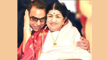 Dharmendra on why he couldnt attend Lata Mangeshkars funeral, know in details Bollywood Celebrity Update: কেন লতা মঙ্গেশকরের শেষকৃত্যে ছিলেন না ধর্মেন্দ্র? জানা গেল আসল কারণ