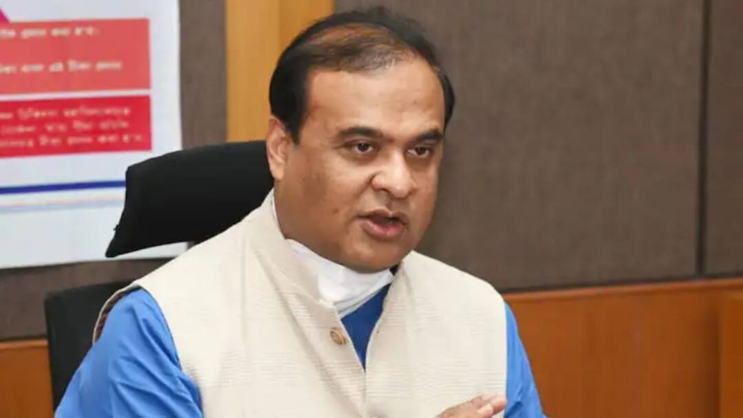 assam cm himantas statement on rajiv rahul gandhi congress attack Assam CM on Rahul Gandhi: রাহুল গাঁধী সম্পর্কে বিতর্কিত মন্তব্য হিমন্তর, হারের ভয়ে রাজনৈতিক দেউলিয়াপনা, পাল্টা কংগ্রেস