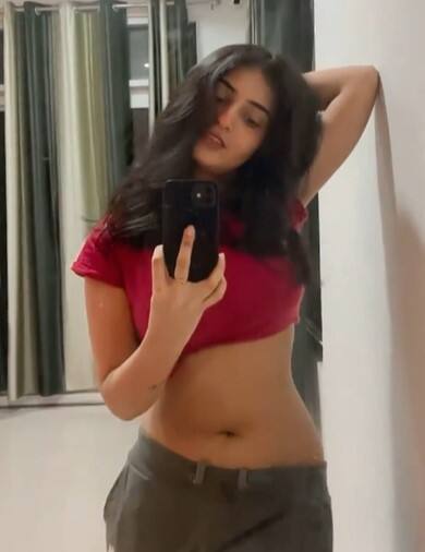 సొగసుల ఖిల్లా అనన్య నాగళ్ల, గ్లామర్ డోస్ పెంచేసిన ‘వకీల్‌సాబ్’ భామ! - Image Credit: Ananya Nagalla/Instagram