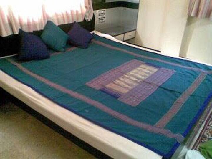 How to make bed with used old sarees Watch video Watch Video | பழைய புடவைகள் இருக்கா? 10 நிமிடங்களில் மிருதுவான மெத்தையா ரெடி.. வீடியோ 