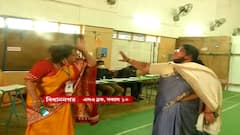 WB Municipal Election 2022 : রক্ত ঝরল , চলল গুলি, ভুয়ো ভোটারের দে দৌড়, দেখুন পুরভোটের ছবি