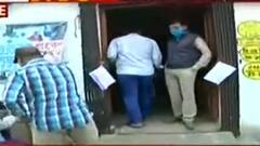 Municipal Election : চন্দননগরের ২৫ নম্বর ওয়ার্ডে BJP নেতাকে ঘিরে শাসকদলের কর্মীদের বিক্ষোভ | Bangla News