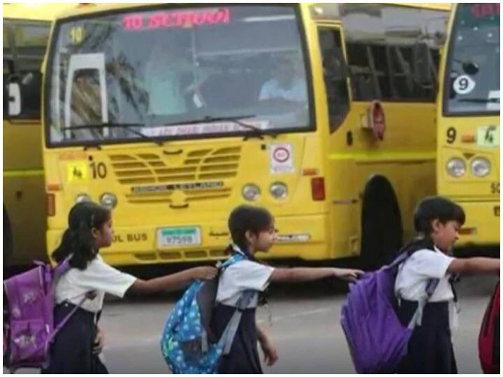 Delhi School reopening for class nursery to 8 from 14 February 2022 vaccination is mandatory for all eligible people know other rules too Delhi Schools: दिल्ली में 14 फरवरी से खुलेंगे नर्सरी से आठवीं तक के स्कूल, सभी शिक्षकों और कर्मचारियों के लिए वैक्सीनेशन अनिवार्य, जानें और क्या हैं नियम
