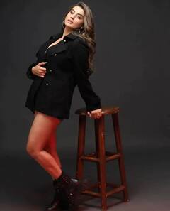 બ્લેક ડ્રેસમાં ભોજપુરી એક્ટ્રેસ અક્ષરાસિંહને જોઇ ફેન્સ થયા બેકાબૂ