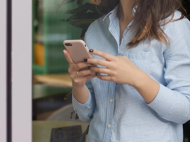 फिर, अपने वाहन/चालान/ड्राइविंग लाइसेंस से जुड़ी जरूरी जानकारी भरें. कैपचा भरें और गेट डिटेल पर क्लिक कर दें.