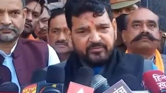 हिजाब विवाद पर सियासत तेज | Namaste Bharat