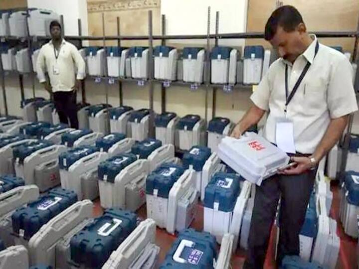 Local body election 2022 886 in Theni and 894 in Dindigul have been allotted electronic voting machines and are preparing for polling Local body election : தேனி : 886 , திண்டுக்கல் : 894 - மின்னணு வாக்குப்பதிவு எந்திரங்கள் ஒதுக்கப்பட்டு தயார்நிலை..