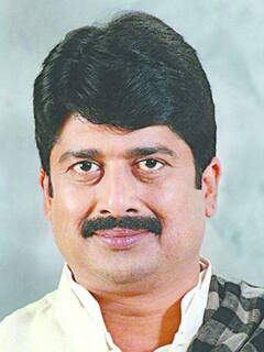 Raja Bhaiya Relation With UP CMs: कल्याण सिंह से योगी आदित्यनाथ तक, यूपी के मुख्यमंत्रियों संग ऐसे रहे हैं राजा भैया के संबंध