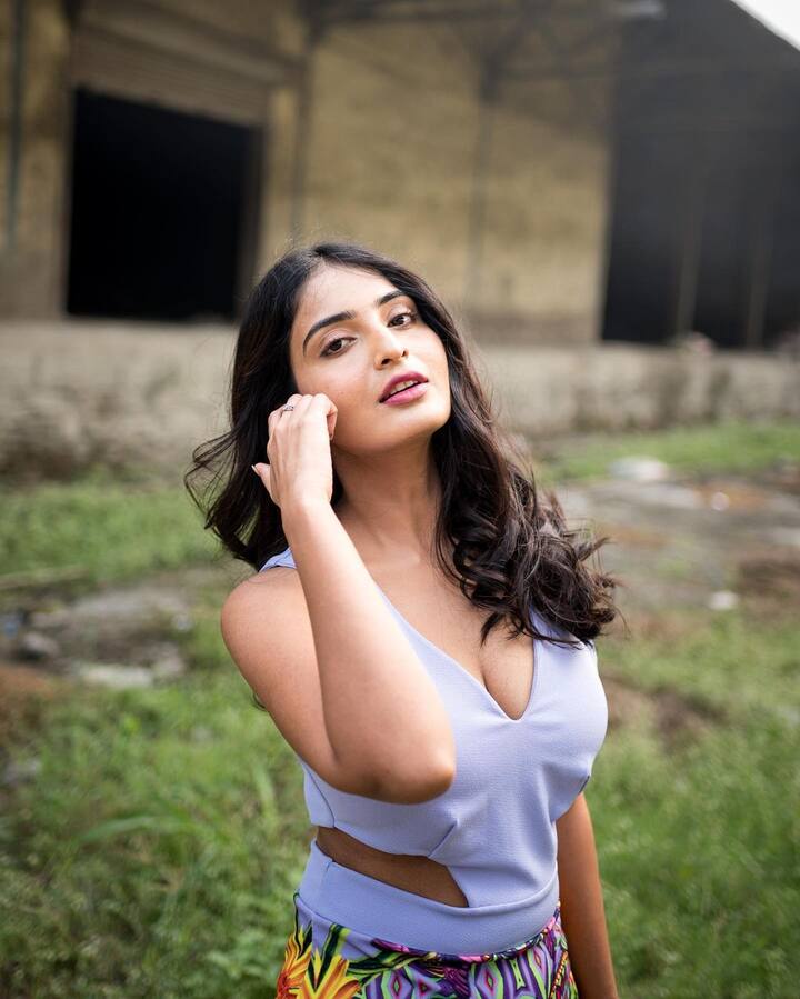 సొగసుల ఖిల్లా అనన్య నాగళ్ల, గ్లామర్ డోస్ పెంచేసిన ‘వకీల్‌సాబ్’ భామ! - Image Credit: Ananya Nagalla/Instagram