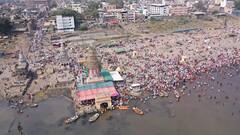 Photo : कोरोनाच्या सावटानंतर पहिल्यांदाच पंढरी गजबजली; चंद्रभागेत वारकरी भक्तीरसात चिंब