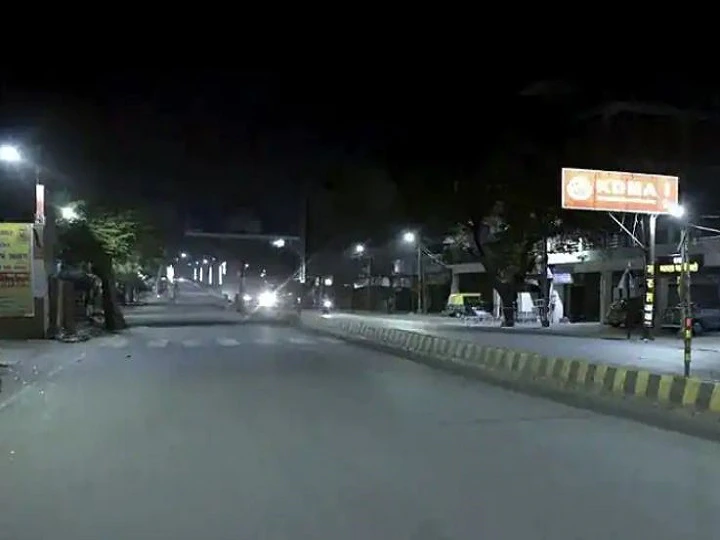Gujarat News: गुजरात के 19 शहरों से हटा नाइट कर्फ्यू, इन आठ शहरों में सिर्फ 5 घंटे रहेगा