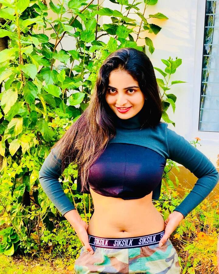 సొగసుల ఖిల్లా అనన్య నాగళ్ల, గ్లామర్ డోస్ పెంచేసిన ‘వకీల్‌సాబ్’ భామ! - Image Credit: Ananya Nagalla/Instagram