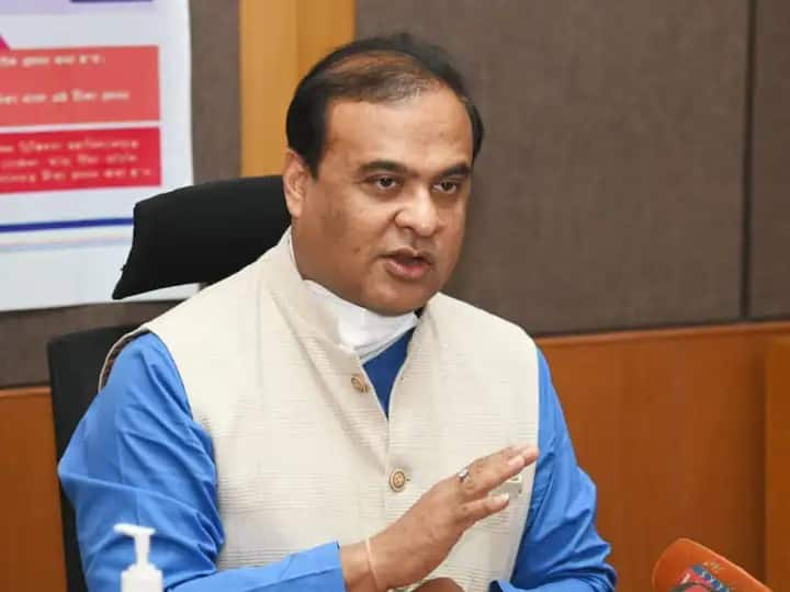 uttarakhand election 2022 Assam cm himanta biswa sarma gave controversial statement on rahul gandhi  Controversial Statement on Rahul Gandhi : आसामच्या मुख्यमंत्र्यांचे राहुल गांधीबाबत वादग्रस्त वक्तव्य, काँग्रेस आक्रमक